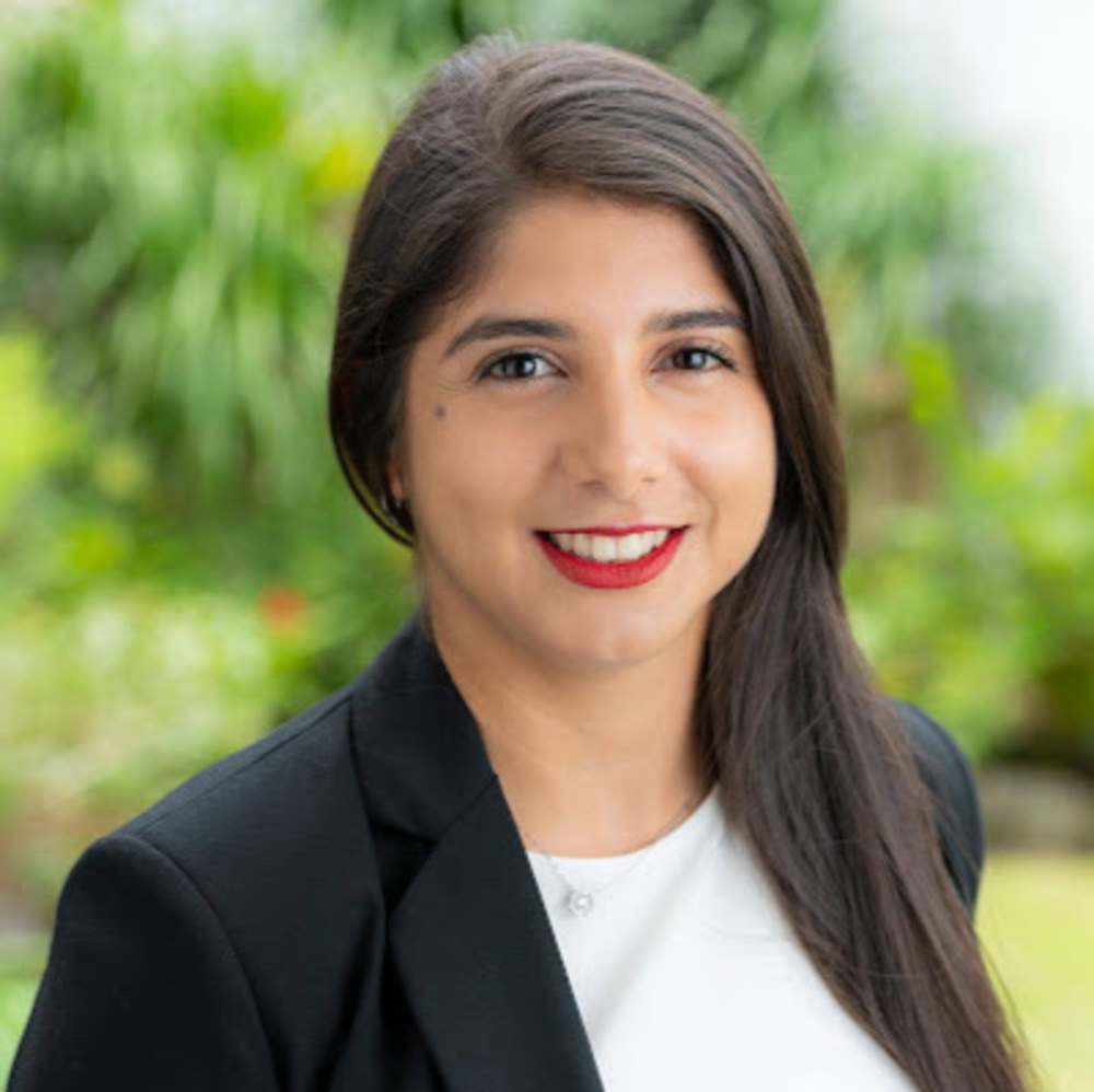 Meet your Posher, Cristina